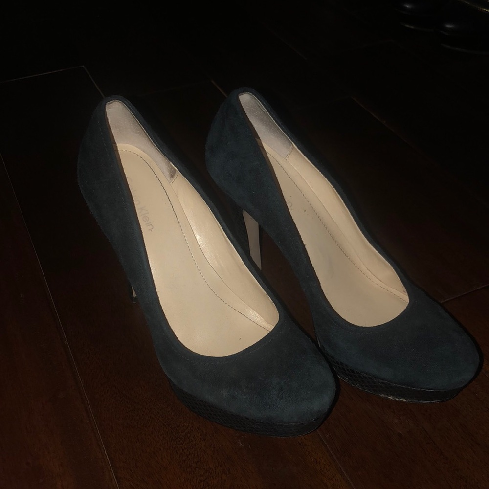 Calvin Klein black pumps